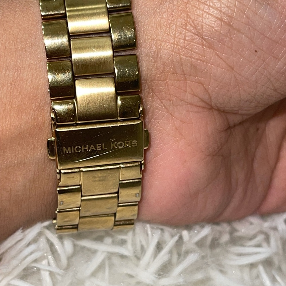 Michael Kors Women's Slim Runway Popular Watch - Picture 2 of 12